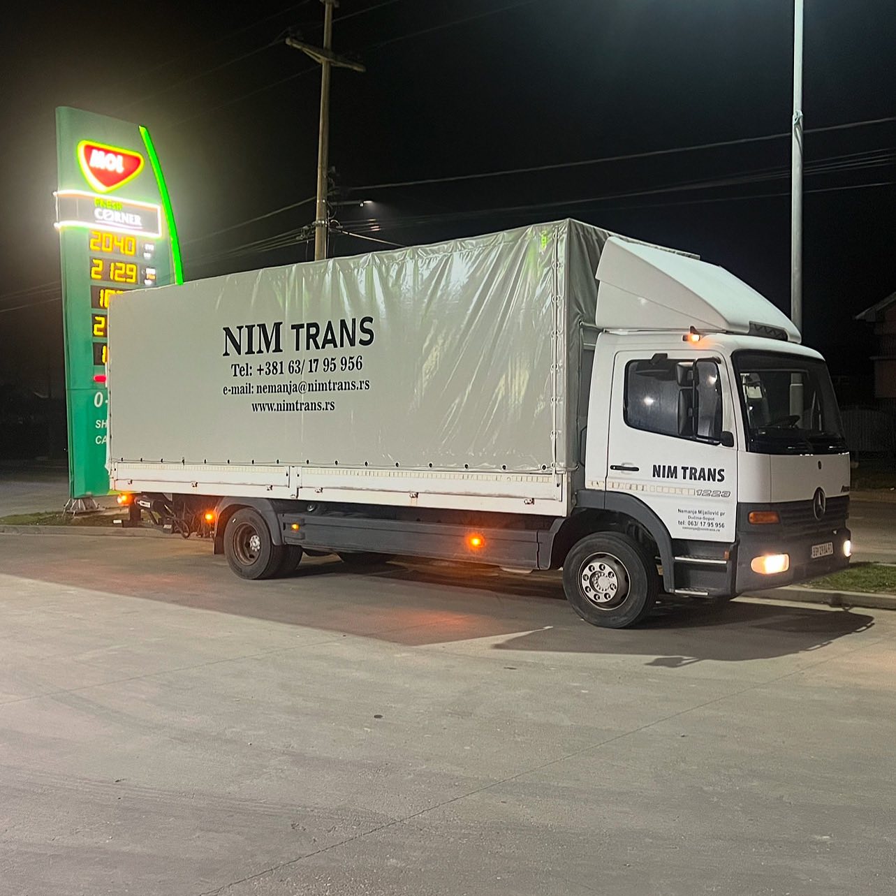 NIM TRANS kamion za prevoz robe noću